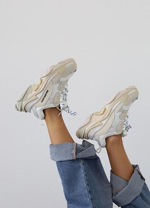 Жіночі білі кросівки баленсіага трипл c balenciaga triple s white 40