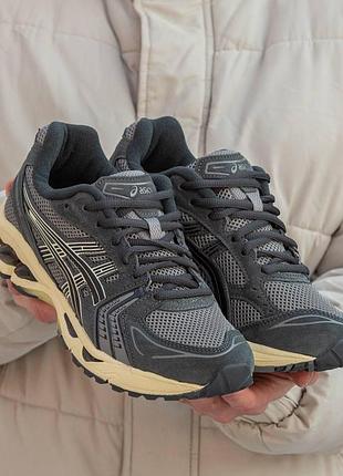 Серые кроссовки унисекс asics gel kayano 14 suede grafit х асикс 38
