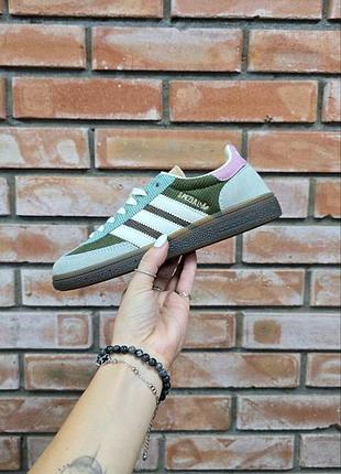 Жіночі зелені кросівки adidas handball spezial silver green magic mauve х адідас 40