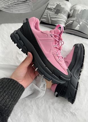 Чёрно-розовые кроссовки унисекс nike air zoom vomero 5 roam black pink х вомеро 45