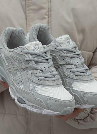 Сірі кросівки унісекс asics gel nyc grey white х асікс 39