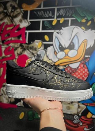Мужские чёрные кроссовки nike air force 1 black white paint gold х найк эйр форс 43