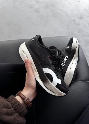 Черные кроссовки унисекс loewe on cloudboom max white black х лойве 37