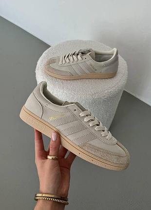 Жіночі бежеві кросівки adidas spezial beige х адідас 39