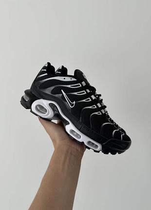 Чёрно-белые кроссовки унисекс nike air max tn plus black white х эйр макс тн 45