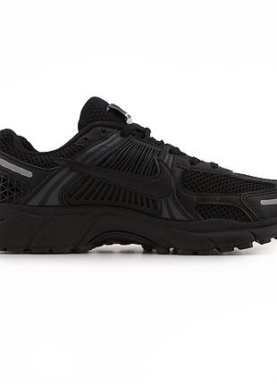 Чорні кросівки унісекс nike air zoom vomero 5 black х вомеро 42