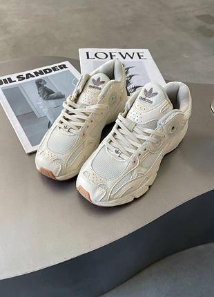 Бежевые кроссовки унисекс adidas astir beige х астер 45