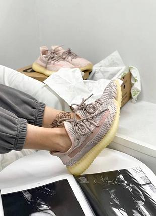 Розовые кроссовки адидас изи 350 унисекс adidas yeezy 350 v2 synth reflective laces 37
