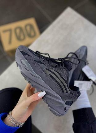 Чорні кросівки адідас їзі буст 700 унісекс adidas yeezy boost 700 v2 black 38