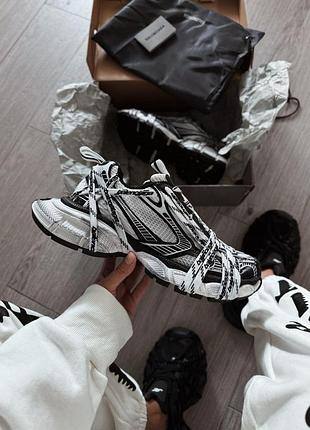 Чоловічі чорно-білі кросівки balenciaga 3xl extreme laces logo sneaker in white black x баленсіага 3xl 45