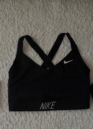 Топ від nike