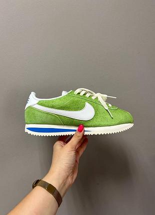 Салатовые кроссовки унисекс nike cortez vintage green white blue х кортез 40