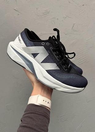 Чоловічі чорні кросівки new balance fuelcell rebel v4 graphite grey х нью беланс 42