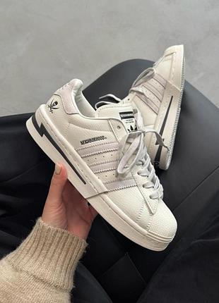 Белые кожаные кроссовки унисекс adidas superstar neighborhood white black х суперстар 42