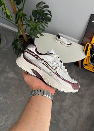 Білі кросівки унісекс nike initiator white burgundy crush х найк 36