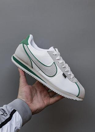 Белые кроссовки унисекс nike cortez white green х кортез 45