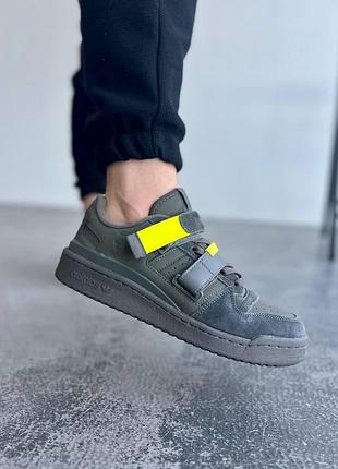 Сірі кросівки унісекс adidas forum strap cinder low х форум 42