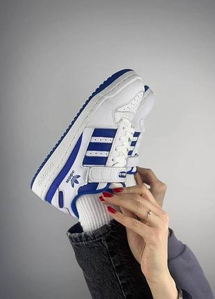 Білі кросівки унісекс adidas forum low white royal blue х форум 39