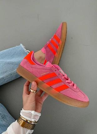 Жіночі рожеві кросівки adidas gazelle indoor pink orange х адідас газель 38