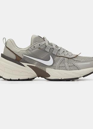 Жіночі сірі кросівки nike v2k runtekk grey brown х рантек 36