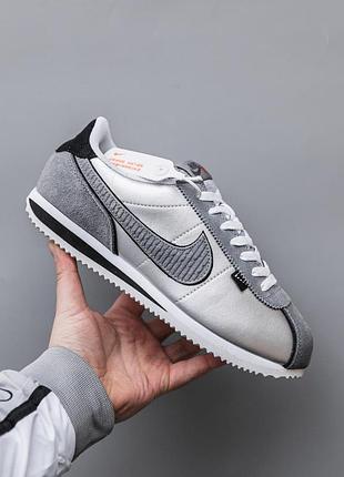 Сірі кросівки унісекс nike cortez silver grey х кортез 42
