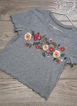 Футболка с вышивкой hollister р. м/38/10- подойдет также на р. s/36/8