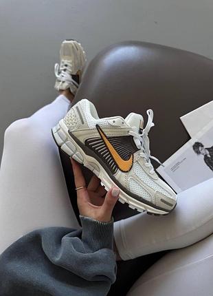 Жіночі кросівки nike air zoom vomero 5 beige brown orange х вомеро 36