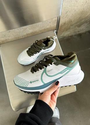 Білі кросівки унісекс nike react pegasus trail 4 gore-tex light bone cargo khaki х пегасус 39
