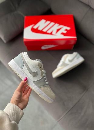 Белые кроссовки унисекс jordan 1 low white beige blue х джордан 41