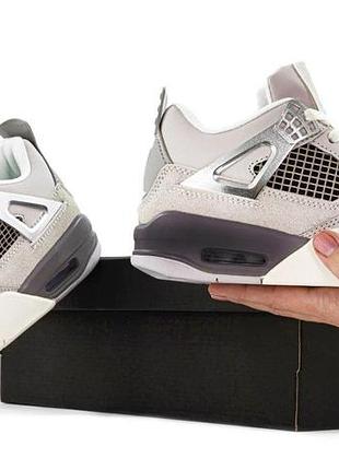 Жіночі сірі кросівки nike air jordan 4 retro grey silver х джордан 41