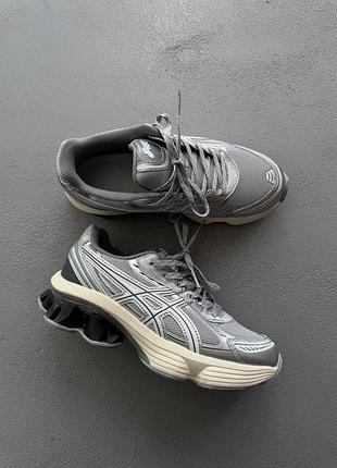 Чоловічі сірі кросівки asics gel quantum kinetik fluent white silver х ассікс 45
