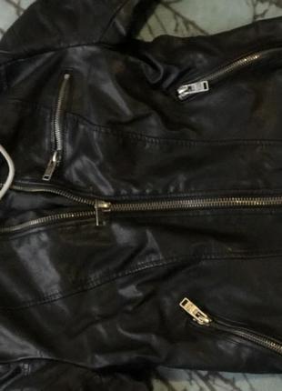 Куртка женская кожзам, черная с отстегивающимся капюшоном, xs3 фото