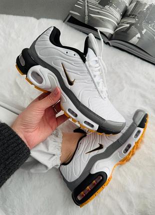 Белые кроссовки унисекс nike air max tn white gray orange х эйр макс тн плюс 45
