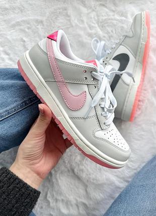 Жіночі білі кросівки nike sb dunk low grey white pink х данк 41