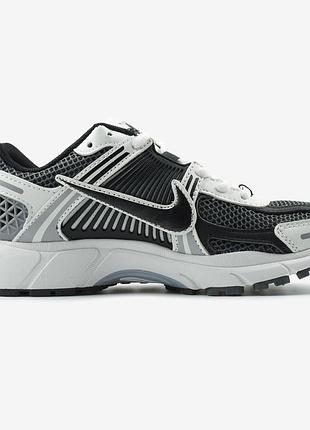 Серые кроссовки унисекс nike air zoom vomero 5 dark grey х кортез 38