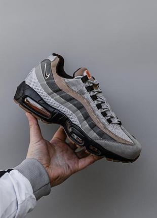 Чоловічі чорні кросівки nike air max 95 black gold х ейр макс 45