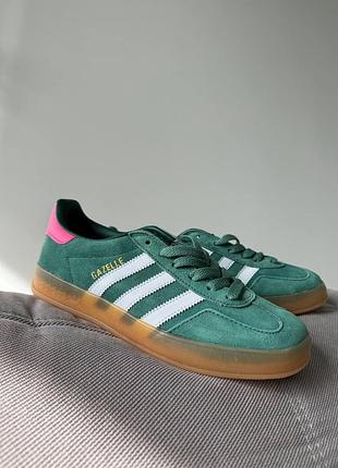 Женские зеленые кроссовки adidas gazelle indoor green white pink х адидас газель 37