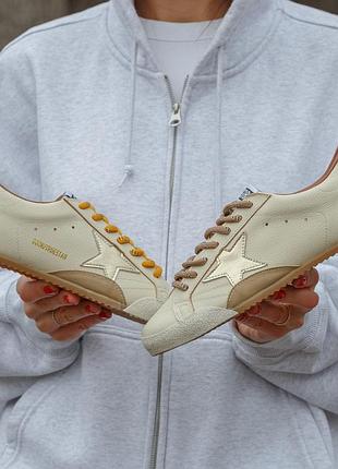Бежеві жіночі кросівки golden goose true star beige х голден гус 39