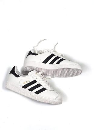 Жіночі білі кросівки adidas gazelle white black х адідас газель 41