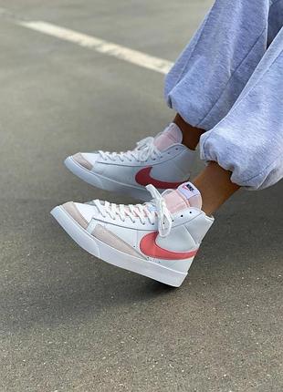 Білі кеди високі nike blazer white coral жіночі найк блейзер 37