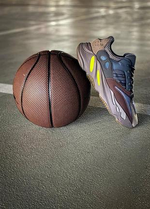 Замшеві темні кросівки адідас їзі буст 700 унісекс adidas yeezy boost 700 mauve 37