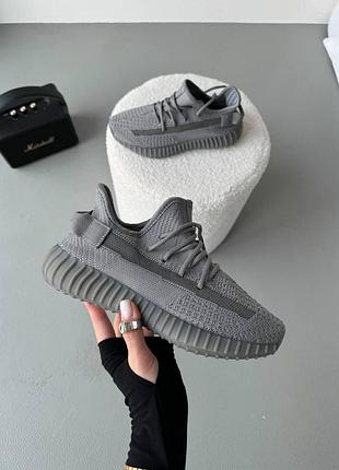 Сірі кросівки унісекс adidas yeezy 350 v2 space ash due x їзі буст 43