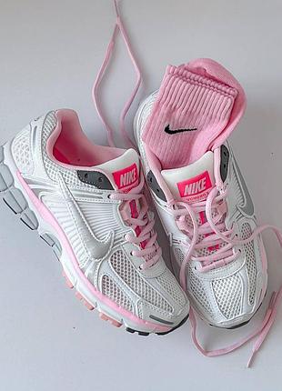Женские белые кроссовки nike air zoom vomero 5 white pink х вомеро 36