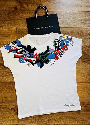 Tommy hilfiger жіноча біла футболка!оригінал