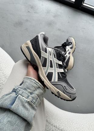 Сірі кросівки унісекс asics gel-1090 grey beige х асікс 38