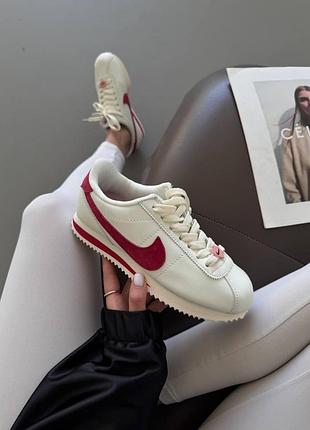 Жіночі білі кросівки nike cortez valentines white red х кортез 39