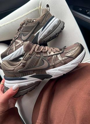 Женские коричневые кроссовки nike v2k runtek mink brown х рантек 41