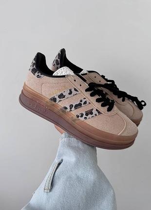 Жіночі бежеві кросівки adidas gazelle bold cream black leopard х адідас газель 37