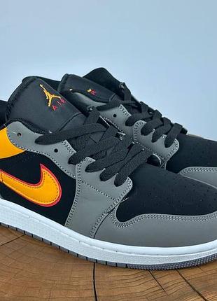 Сірі кросівки унісекс jordan 1 low grey black orange х джордан 44
