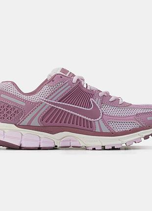 Женские розовые кроссовки nike air zoom vomero 5 elemental pink х вомеро 38